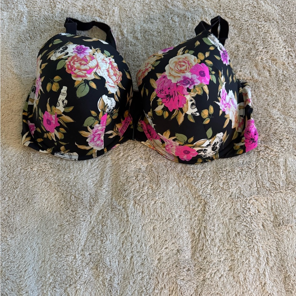 Torrid Curve Black Floral and Skull Bra Size 40 DDD - Picture 1 of 9